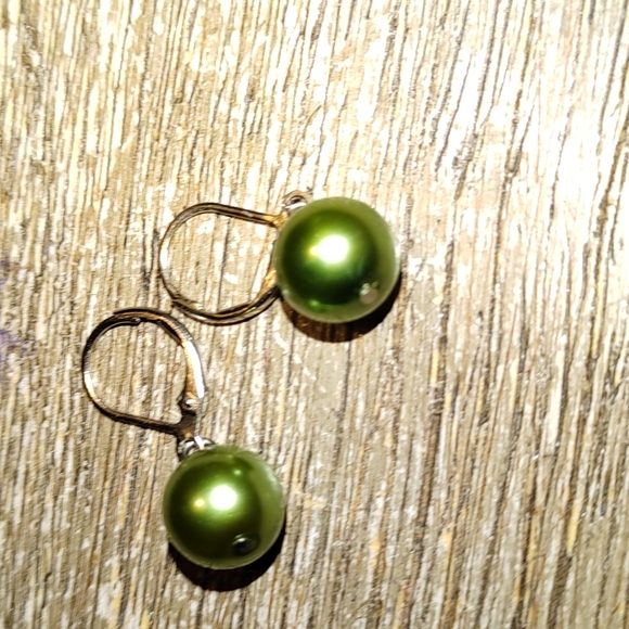 Green South sea Pearl earrings Reduced Price - Picture 2 of 4